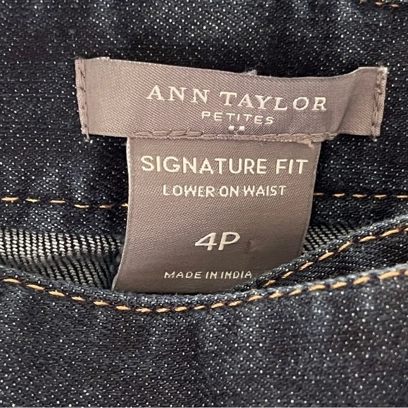 Ann Taylor Signature Fit Flare Jeans Womens Size 4P Blue t cotton stretch - Picture 5 of 7